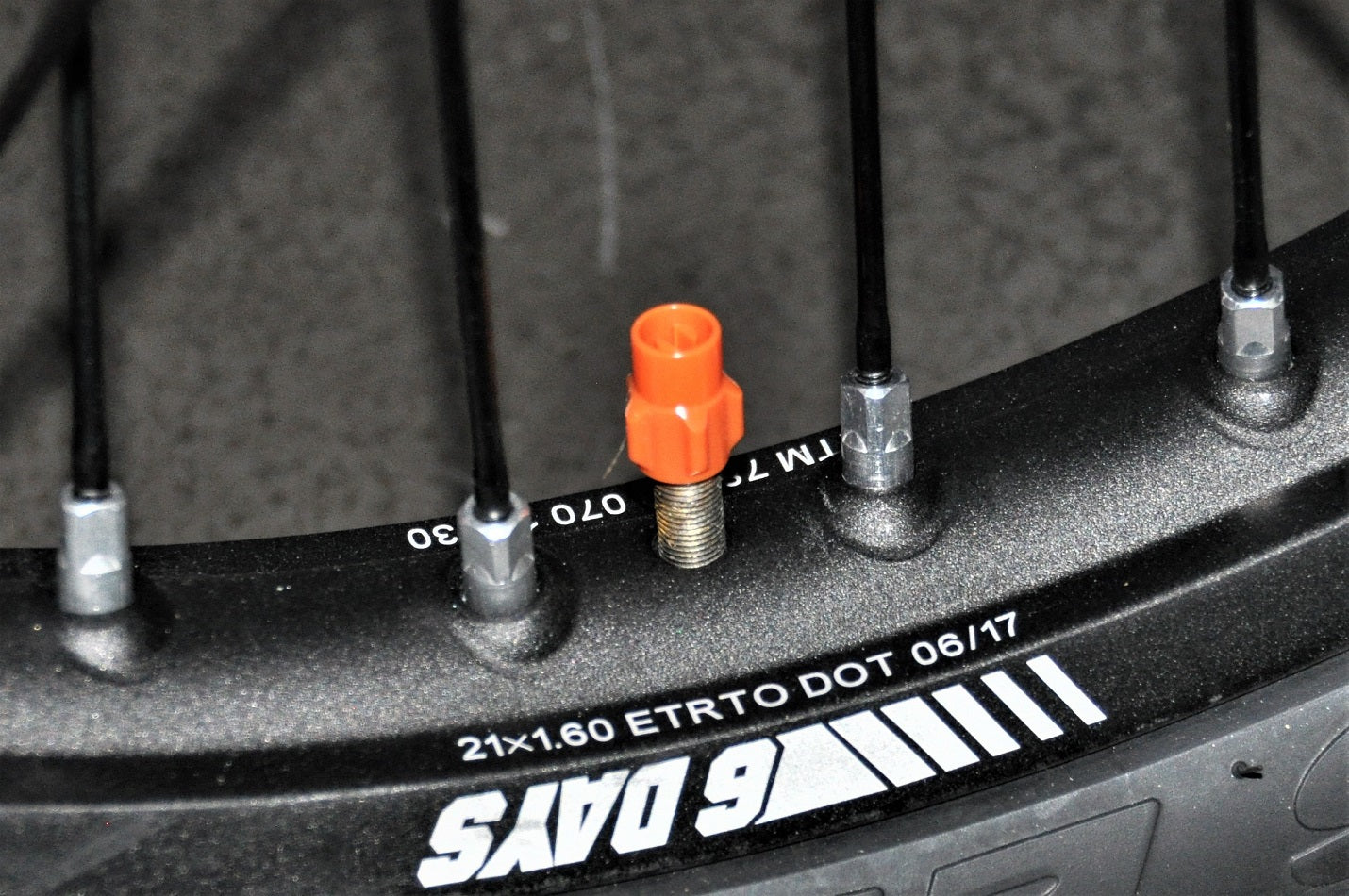 H-ONE Ventilkappe orange